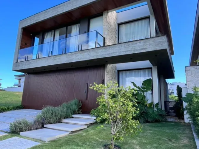 Casa ALUGUEL 3 Quartos com 3 Suítes e 269m² - Pedra Branca