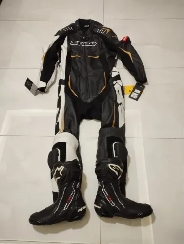 Macacão Spidi Track Bota Alpinestars Super R Tech