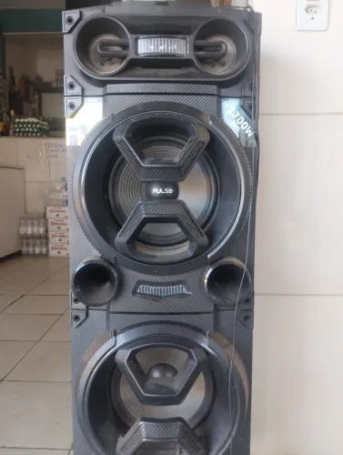 Caixa de som em excelente condições