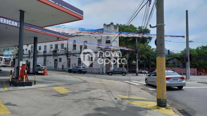 São Cristóvão | Prédio Comercial 30 quartos, sendo 27 suites