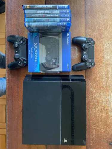 PlayStation 4 + Controle NOVO e Jogos! VENDA URGENTE