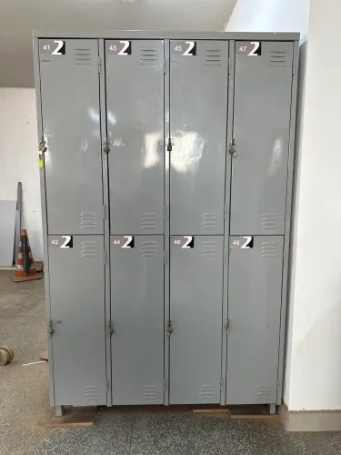 Armário de Aço para Vestiário com 8 Portas