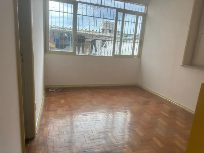 Imóvel para aluguel possui 80 metros quadrados com 2 quartos em Vila da Penha - Rio de Jan