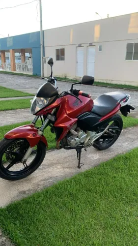 Moto Honda CB 300R 2013 Vermelha - Muito Conservada