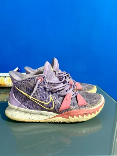 Nike Kyrie 7 ?Daughters Azurie?