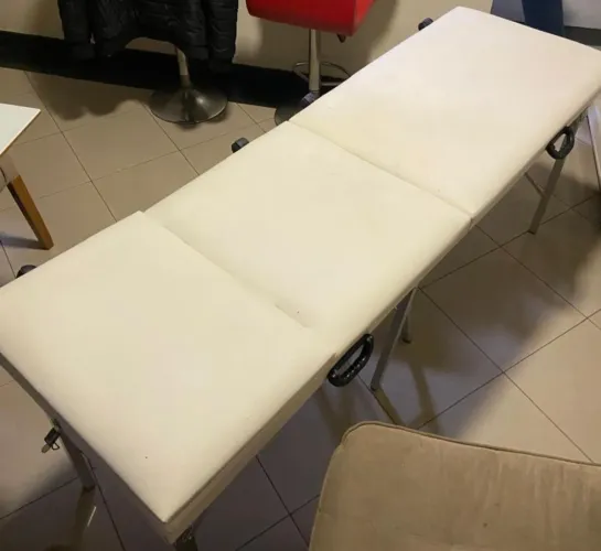 Maca Estética dobrável com cabeceira 