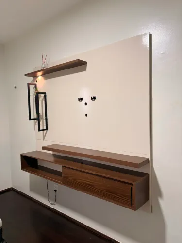 Painel de TV moderno com LED