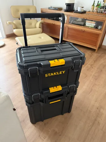Caixa de ferramentas Stanley torre, Nova!