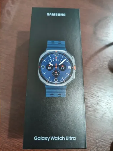 Vendo Samsung Galaxy Watch Ultra 2025 47 mm LTE, original, com menos de 6 meses de uso