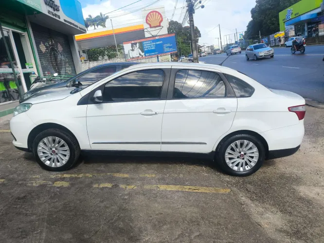 Fiat Grand Siena Essence 1.6 Flex 16V 2016