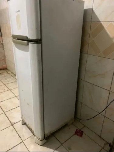 Vende geladeira