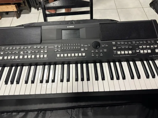 Teclado Yamaha psr-SX 600 - Novo