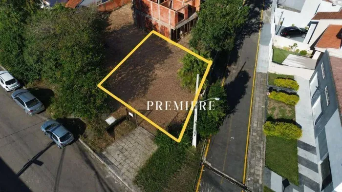 Terreno com 196,70m² à venda em condomínio fechado no Abranches