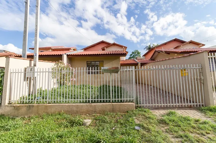 Casa sozinha no Terreno