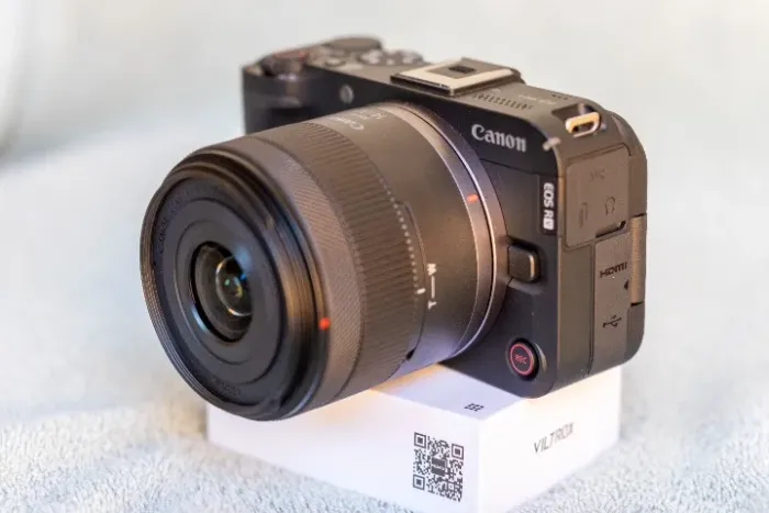 Canon R50V + Adaptador RF + lentes