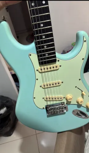 Guitarra tagima T 635