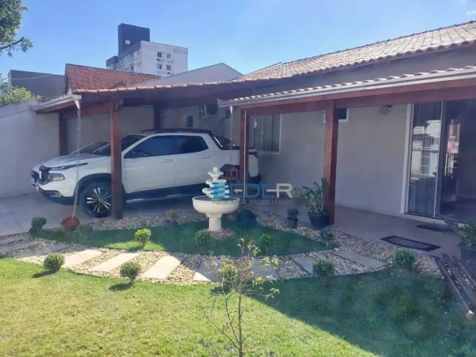 Casa com piscina | 3 dormitórios (2 suítes) | Itajaí