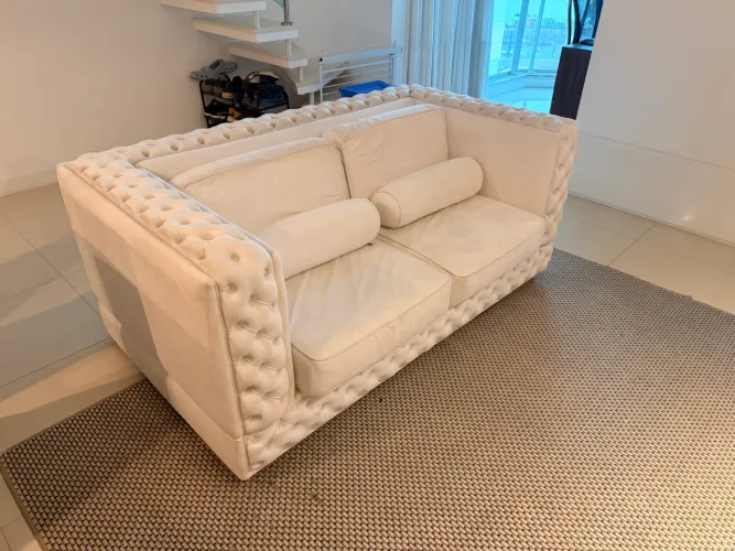Sofá Capitonê muito elegante
