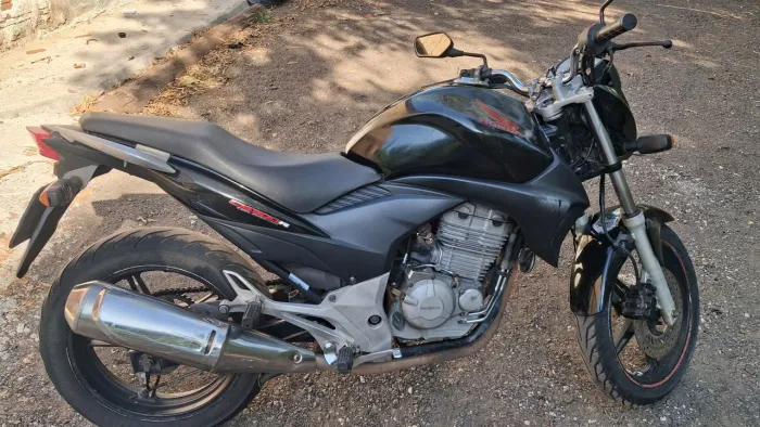 Cb300r com cabeçote novo.