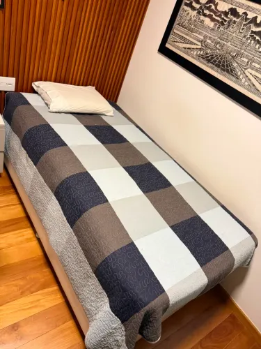 Cama box solteiro King com baú e colchão 