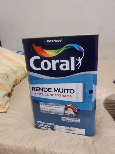 Lata fechada coral rende muito camurça. 