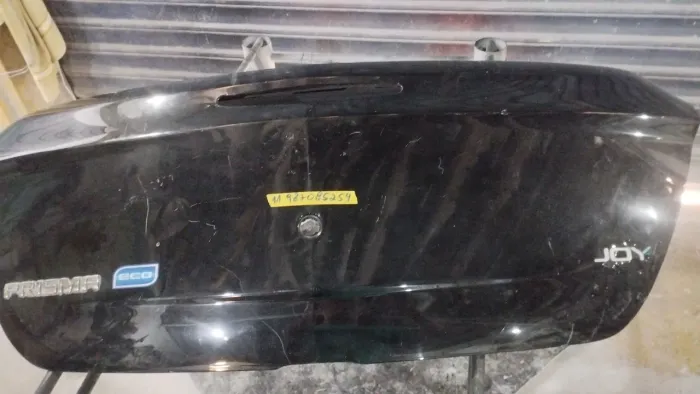 Tampa traseira do Chevrolet prisma 2017 original usado