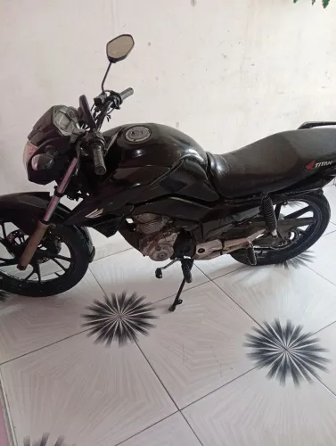 Vendo essa moto