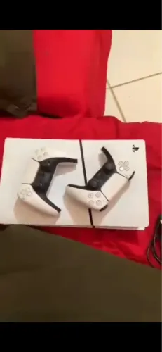 Ps5 pro , único dono  , 2 controle original .