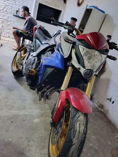 CB1000R Capitão América 2013