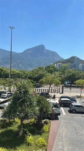 Lagoa - Diamante Azul - 03 Suítes - 210m2