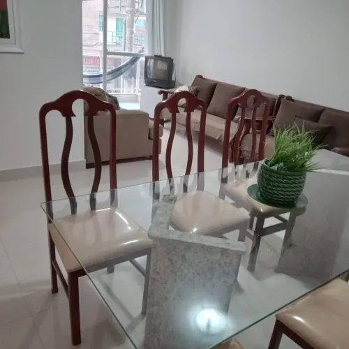 Apto c/elevador a uma quadra do mar