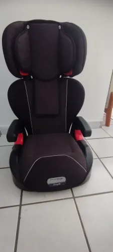 Cadeirinha de marca borigoto