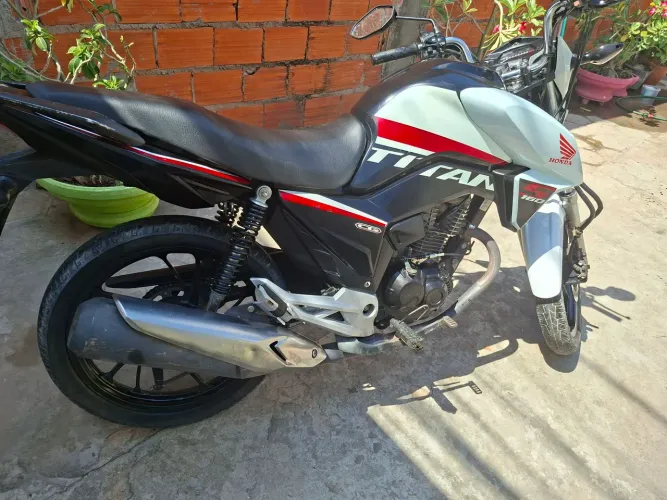 TITAN 160S,QUITADA,EM DIAS,14700Rs$