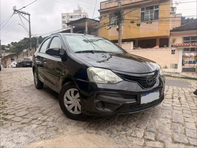 Toyota Etios XS Sedan 1.5 Flex 16V 4P Mec. 2013