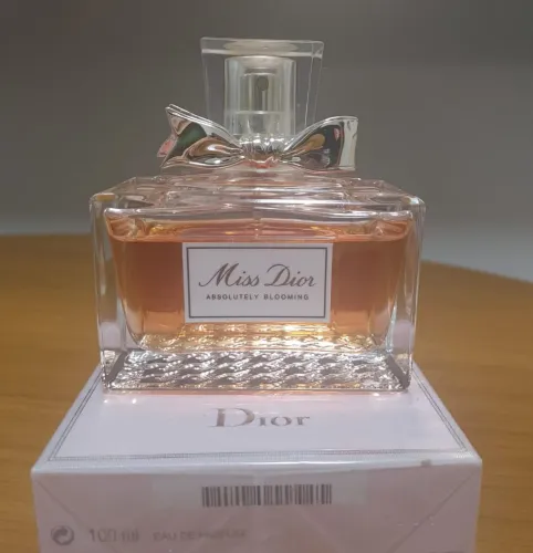 Perfume Miss Dior Absolutely Blooming
