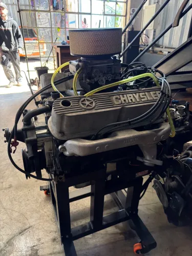 Motor 318 