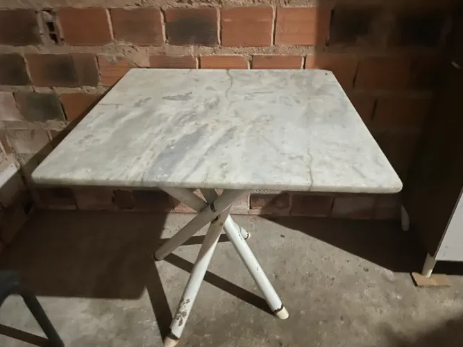 Geladeira e Mesa 