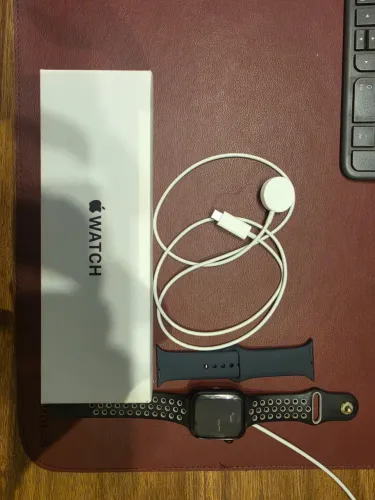 Apple Watch SE (Gen 2) 44mm Midnight Al Mid SB S/M GPS