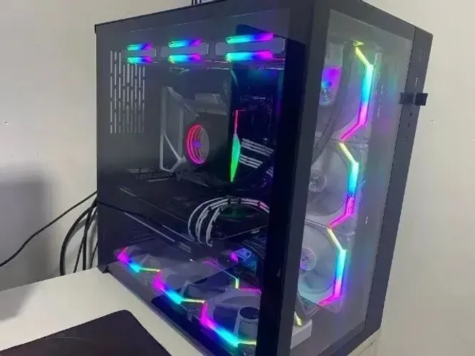 Gabinete Lian Li 011 Dynamic Razer Edition Mid - Não acompanha fans