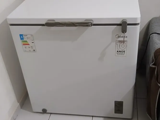 Frezzer seminovo. Com defeito