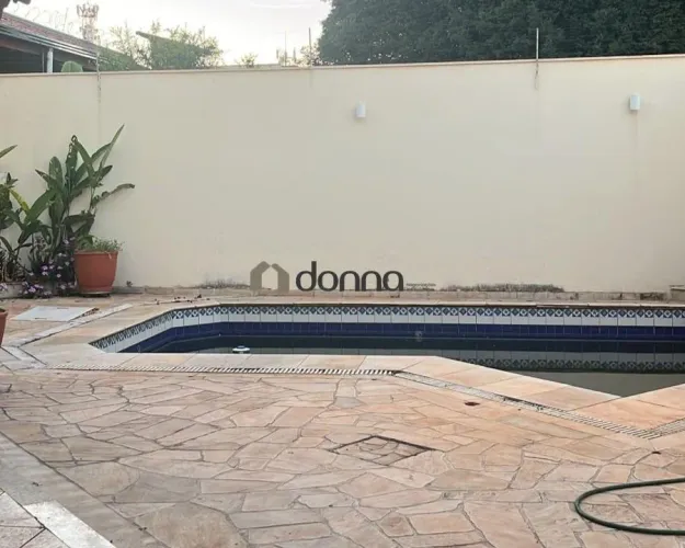 Venda Casa Residencial de 4 Suítes com Piscina, Sauna e Churrasqueira em Uberaba (Santa M