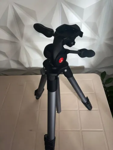 Tripé Manfrotto