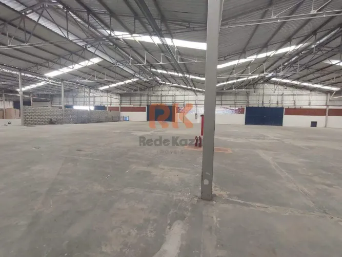 Galpão Comercial/Industrial de 750 m² para Aluguel no Bairro Juliana