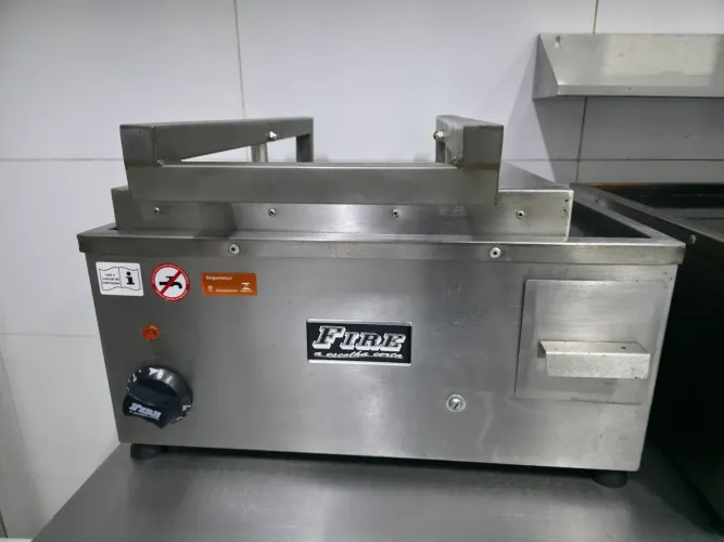 Chapa Sanduicheira Elétrica 50x40cm Fire - Profissional