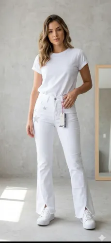 Calça Feminina Triton Branca com Estrelas em Brilho Flare Tamanho 38