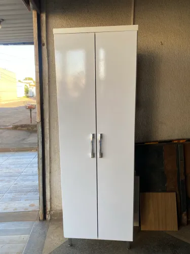 Armário multiuso