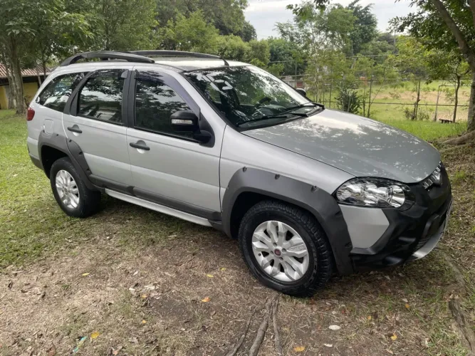 Fiat Palio Week.adv.lock.dualogic 1.8 Flex 2015
