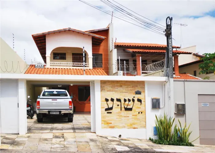 Casa na rua Bill Cartaxo, 2140 com 4 dormitórios à venda, 180 m² por R$ 630.000 - José de
