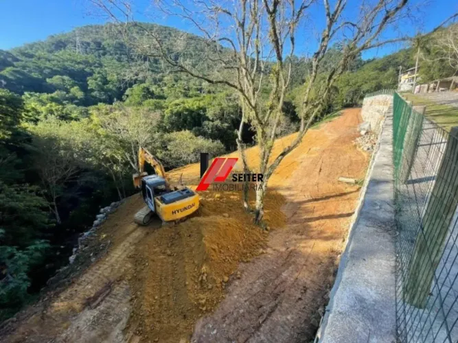 Terreno para alugar na Lagoa da Conceição em Florianópolis proximo escola sarapicuá