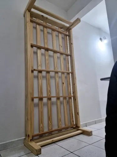 Cama solteiro sem cabeceira NÃO ENTREGO